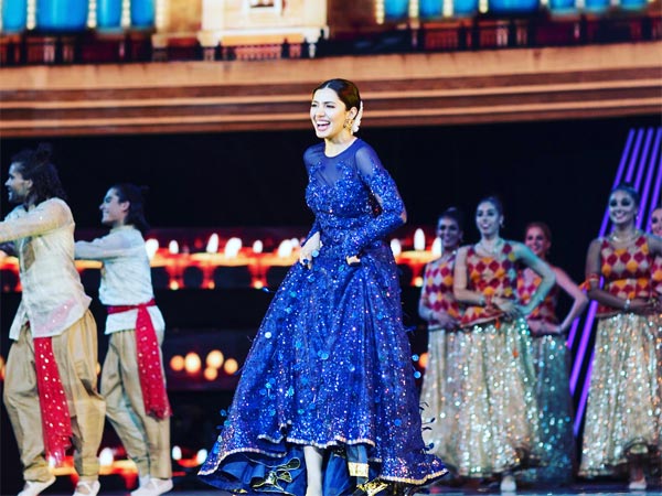  Mahira Khan ethnic looks