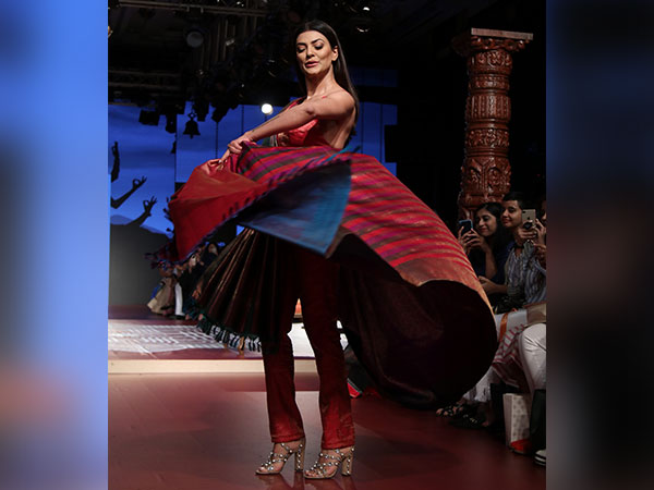 Sushmita Sen traditional looks Sushmita Sen traditional looks