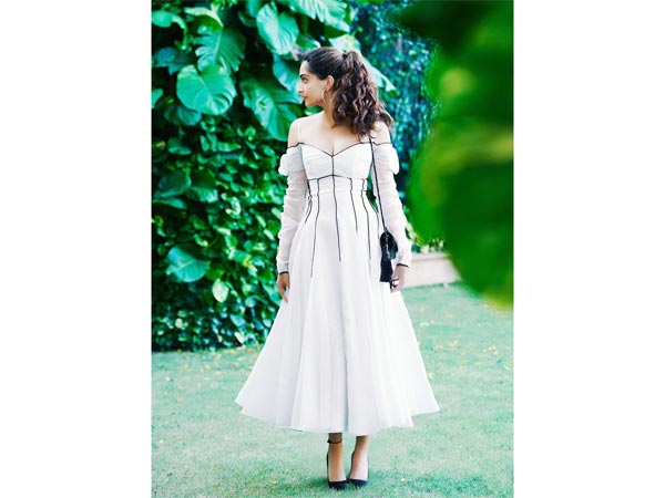Sonam Kapoor dresses Sonam Kapoor dresses