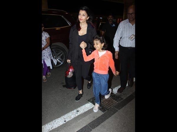 Aishwarya Rai Airport look