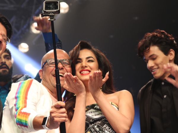 Sonal Chauhan showstopper