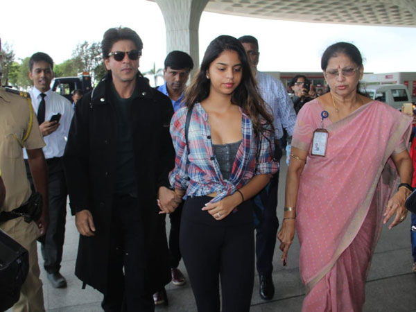Suhana Khan Airport Looks