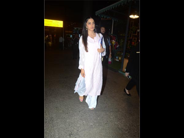 Kiara Advani airport look