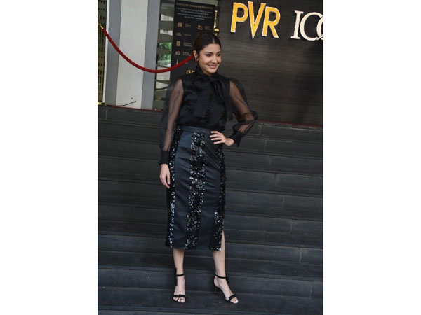 Anushka Sharma style
