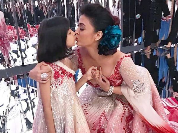 Aishwarya Rai Bachchan Showstopper