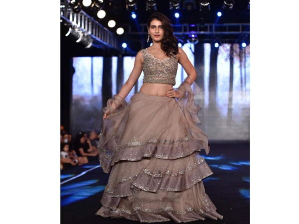 Fatima Sana Shaikh style