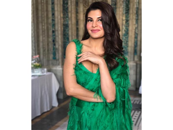 How To Get Jacquelines Rosy Make-up? How To Get Jacquelines Rosy Make-up?