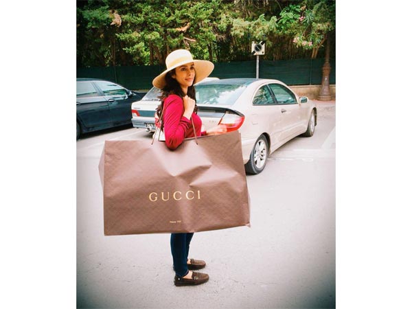 Mallika Sherawat style