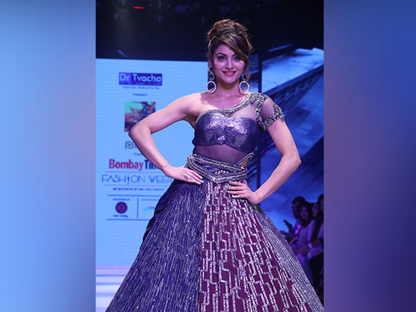 Urvashi Rautela Style