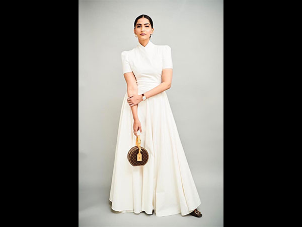 Sonam Kapoor Dresses