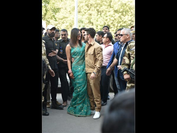 Priyanka Chopra Nick Jonas Airport Look Priyanka Chopra Nick Jonas Airport Look
