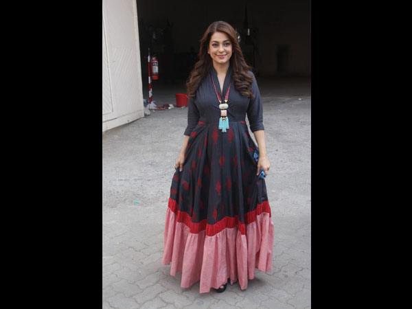 Juhi Chawla Style