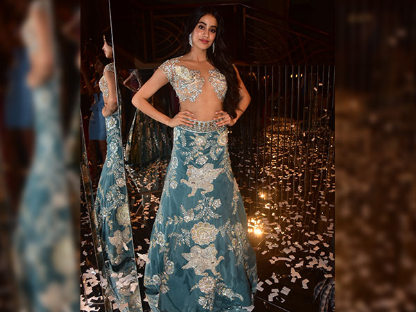  Janhvi Kapoor Fashion