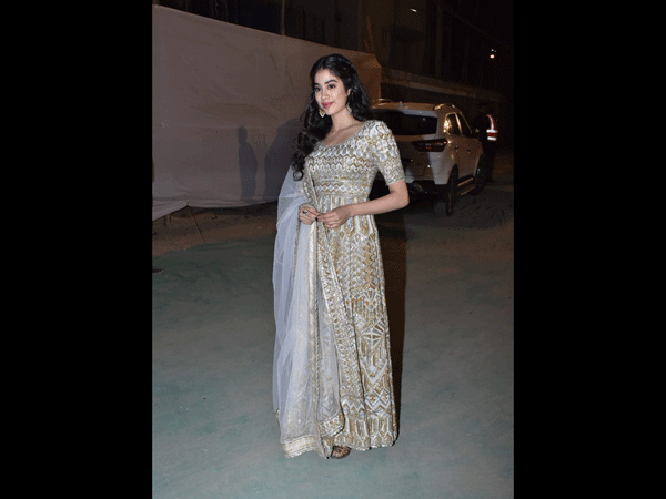 Janhvi Kapoor Style Janhvi Kapoor Style