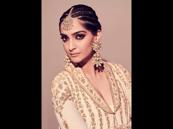 Sonam Kapoor Traditional Look