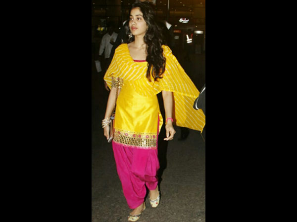Janhvi Kapoor Airport Look Janhvi Kapoor Airport Look