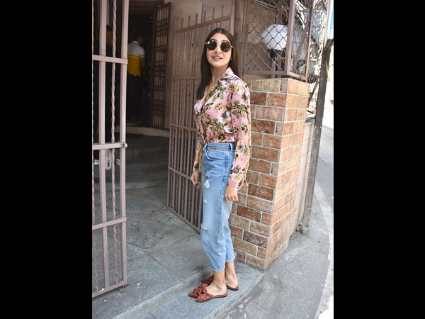 Anushka Sharma Street Style Look