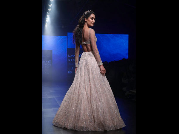 Lisa Haydon LFW