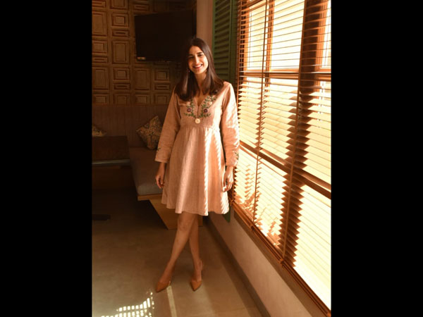 Aahana Kumra Style