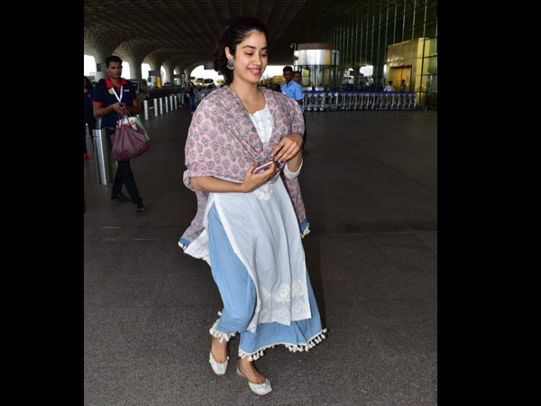 Janhvi Kapoor Airport Look Janhvi Kapoor Airport Look