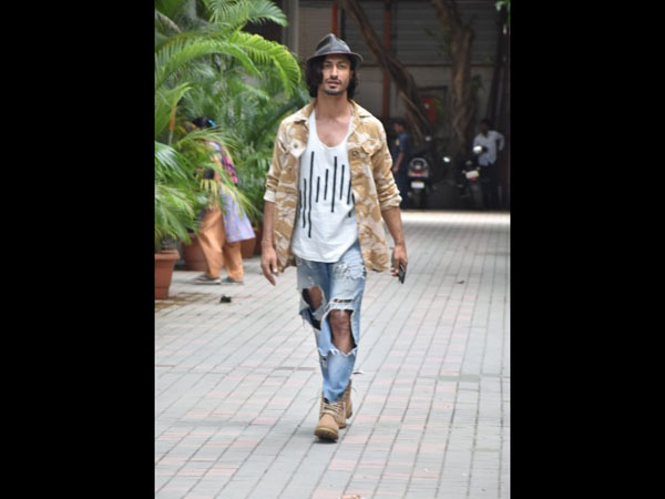  Vidyut Jammwal Style