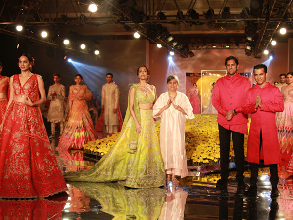 Malaika Arora Sulakshana Monga