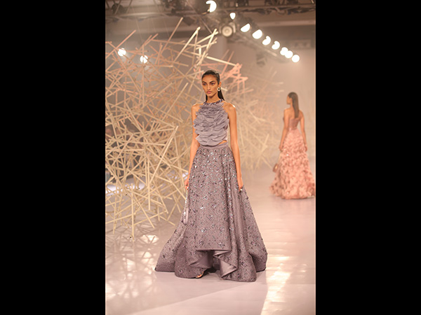 Pankaj & Nidhi Showstopper Pankaj & Nidhi Showstopper