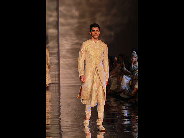 Sulakshana Monga FDCI India Couture Week 2019