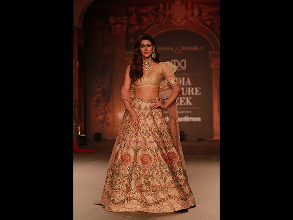 Kriti Sanon Birthday