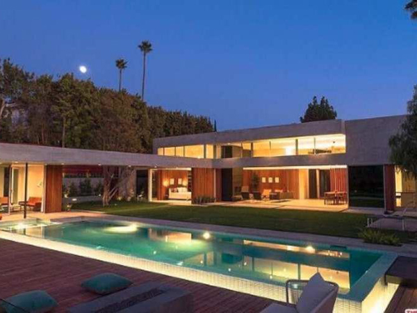  Priyanka And Nick LA Home