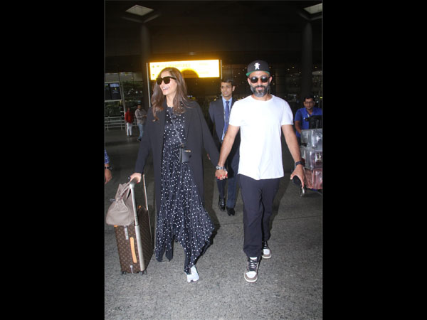 Sonam Kapoor Airport Look