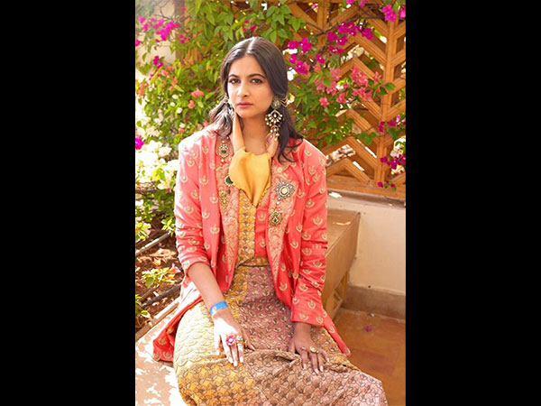 Rhea Kapoor Sonam Kapoor