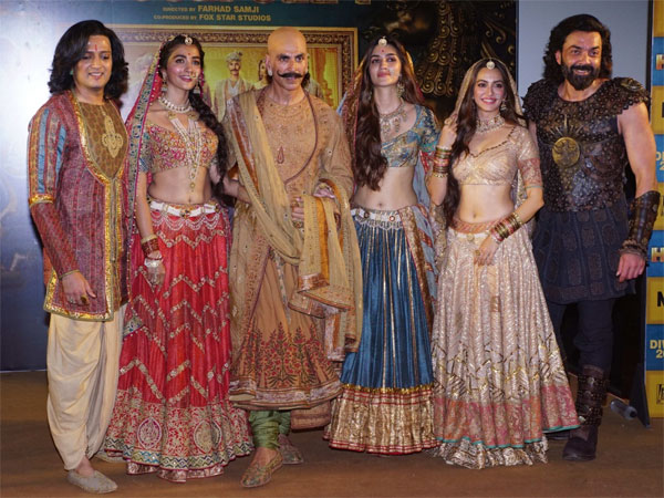 Akshay Kumar Kriti Sanon 