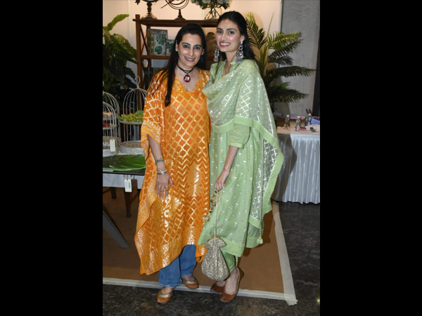 Athiya And Mana Shetty