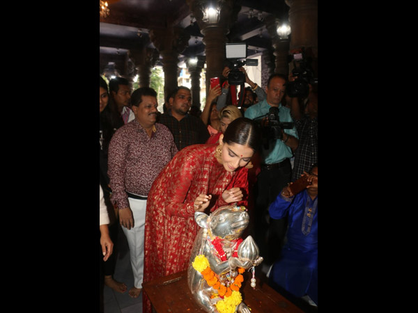  Sonam Kapoor Ahuja Fashion