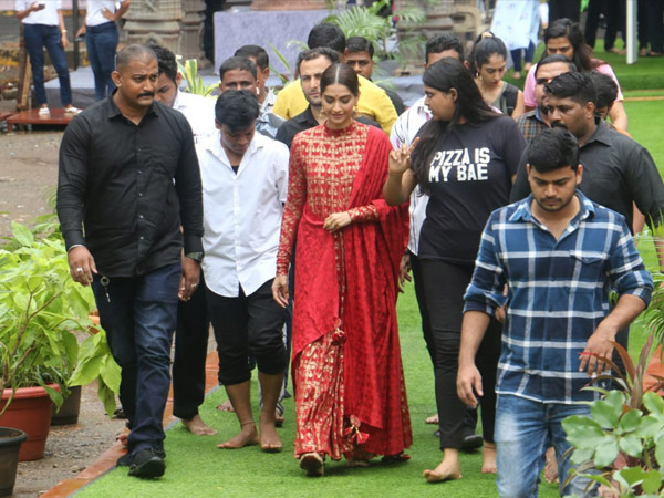 Sonam Kapoor Ahuja Ganpati Puja