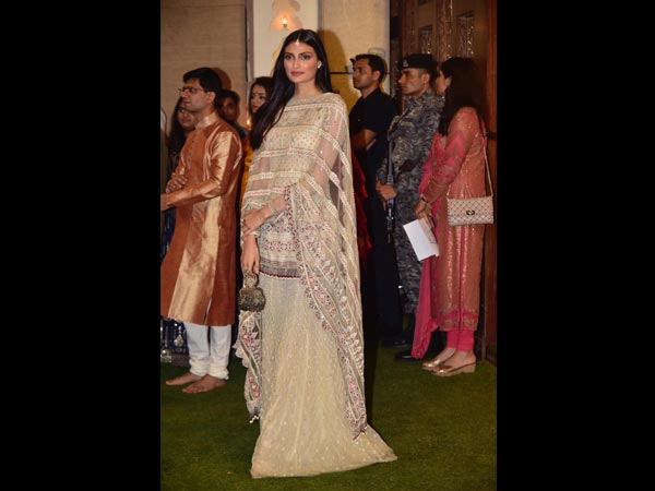 Athiya Shetty Fashion