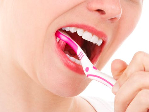 how to brush your teeth