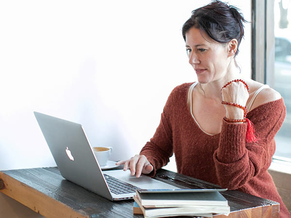 Why Do People Lie While Dating Online