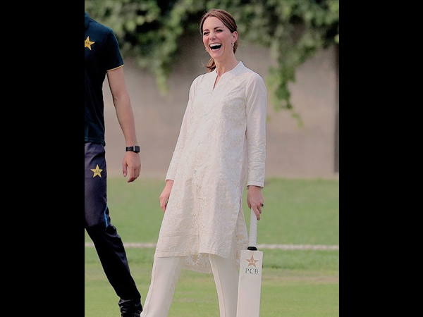  Kate Middleton Traditional Fashion