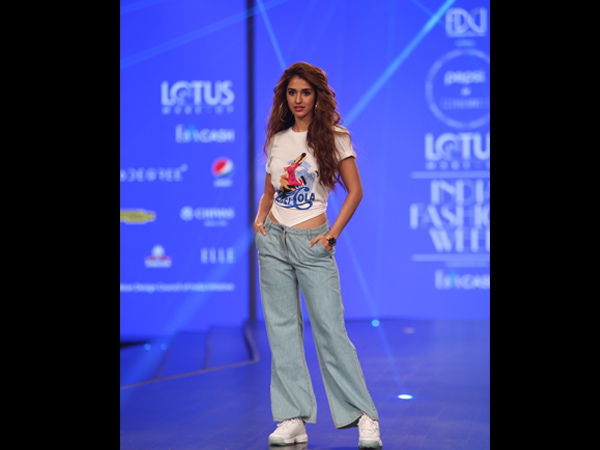 Disha Patani Lotus Makeup India Fashion Week
