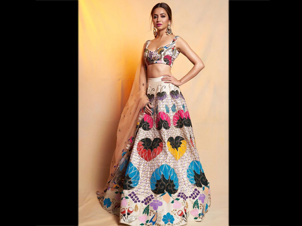 Bollywood Divas In Traditional Outfits