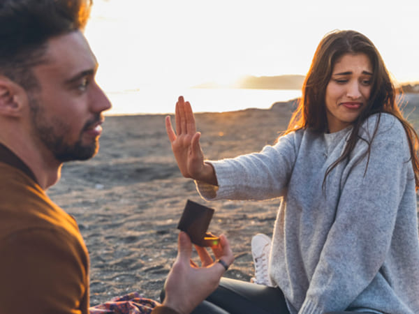 How To Deal With A Controlling Boyfriend How To Deal With A Controlling Boyfriend