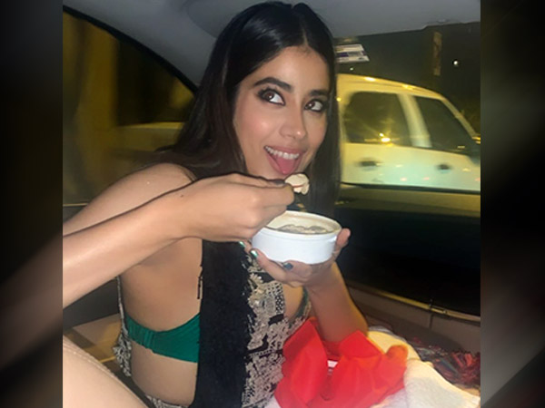  Janhvi Kapoor Showstopper