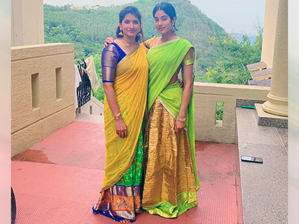 Janhvi Kapoor's Colour-Blocked Half Sari
