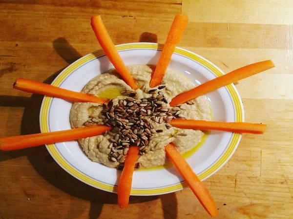 3. Carrots And Hummus