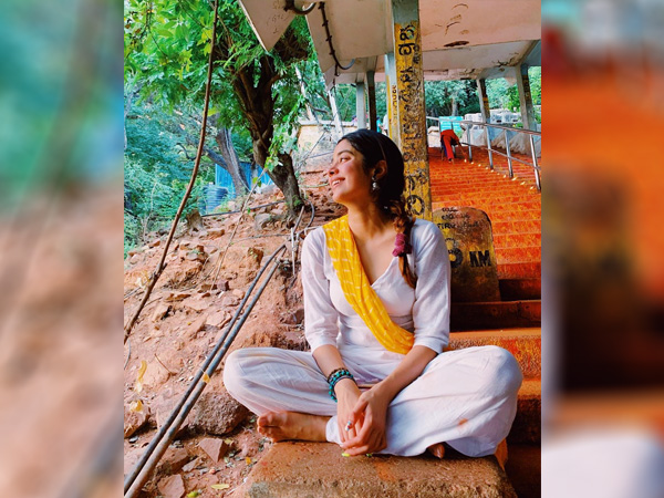 Janhvi Kapoor Traditional Looks