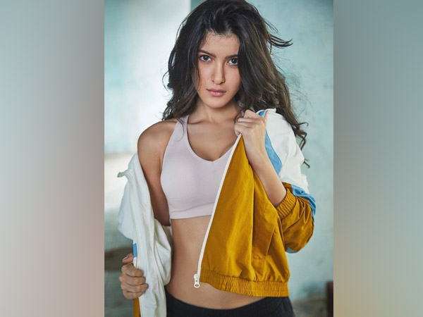 Shanaya Kapoor in a super cool attire
