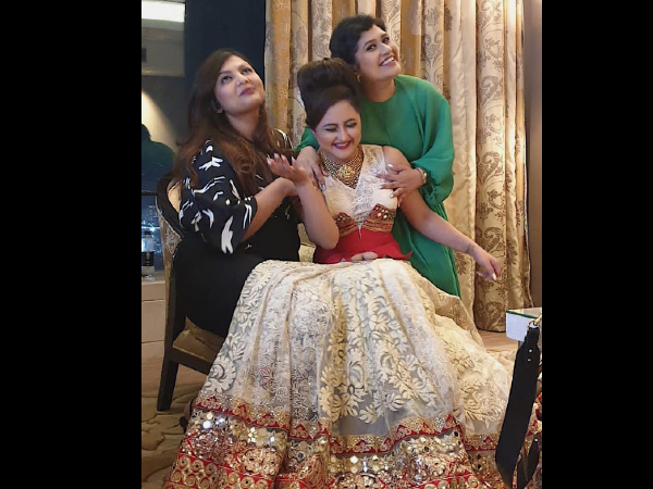 Rashami Desai In Wow Ethnic Attire