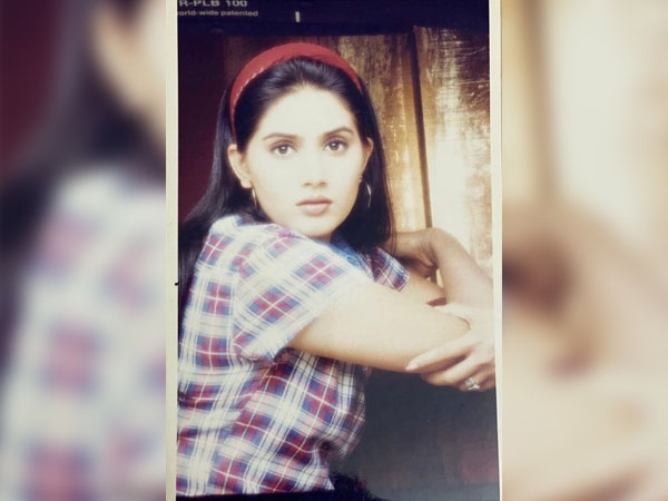 Sonali Kulkarni Take MeAt20 Challenge